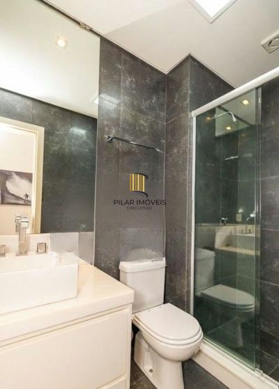 Apartamento no bairro Higienópolis de 2 dormitórios e 2 vagas