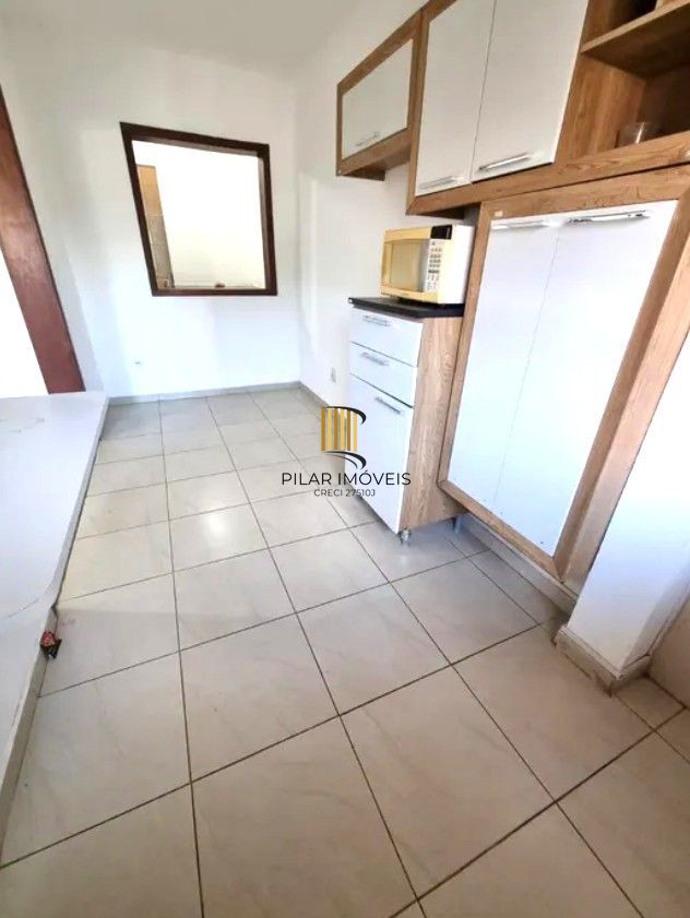 Casa sobrado no bairro Cristal de 3 domitórios e 3 vagas