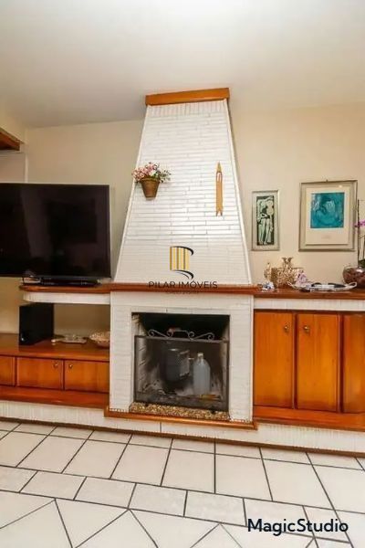 Casa sobrado a Venda de 5 Quartos, 1 Suite e 4 Vagas de Garagem com 235M²privt.