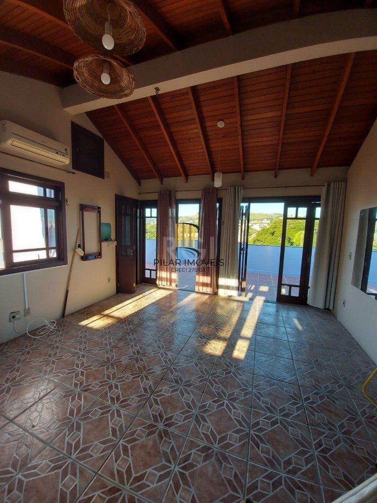 Casa de 5 dormitórios 6 vagas -no  Cristal