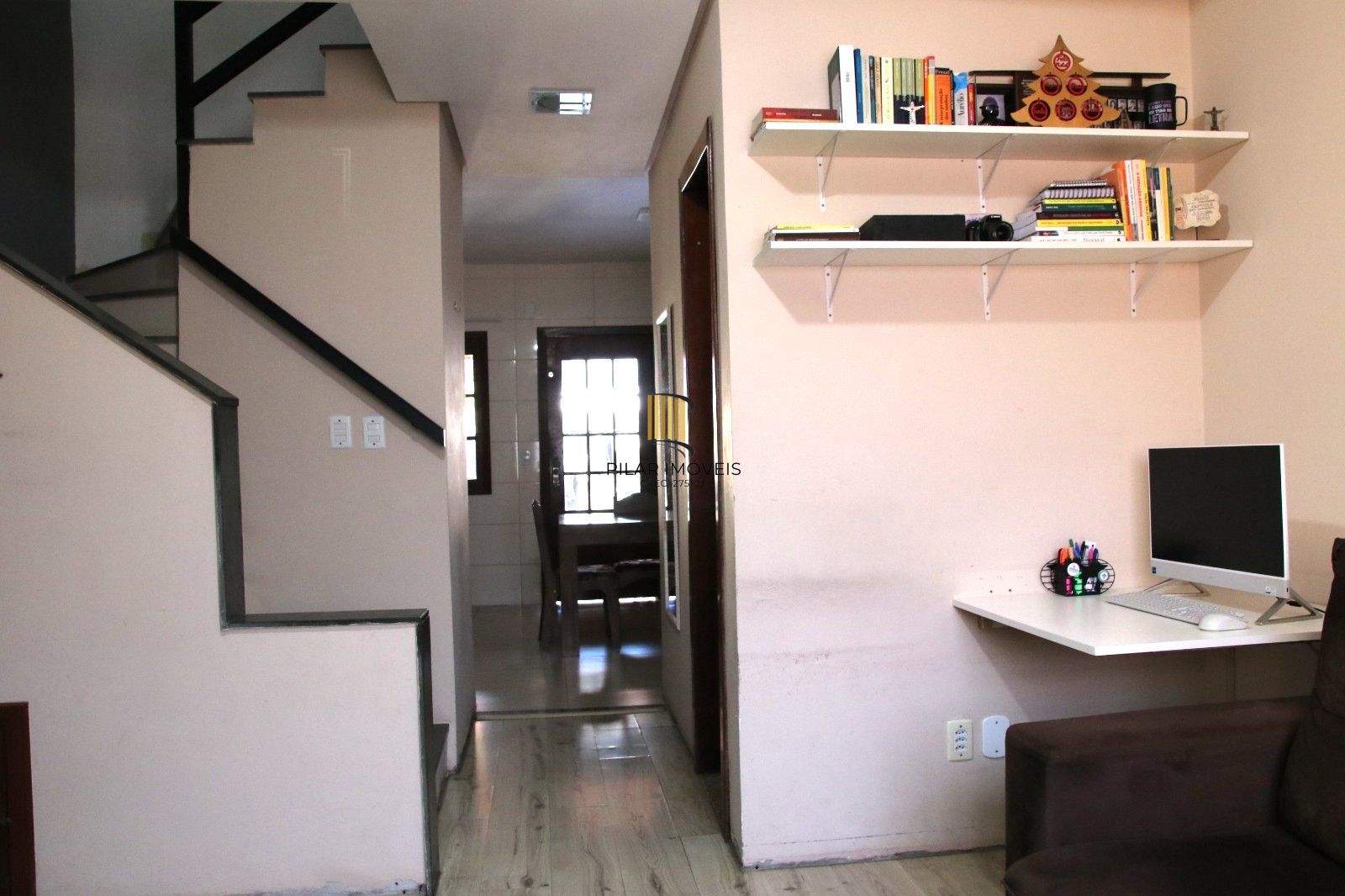 Casa sobrado na Hípica de 2 dormitórios e 2 vagas