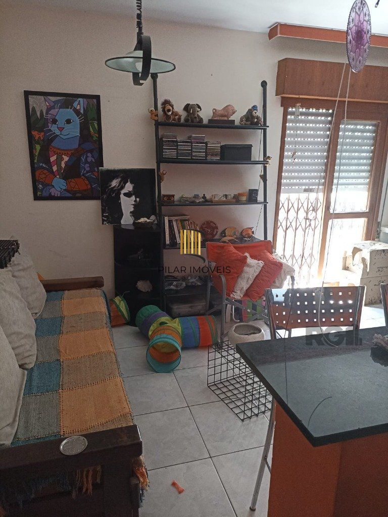 APTO DE 01 DORMITÓRIO COM SACADA , ELEVADOR NA CIDADE BAIXA