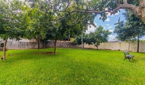 Casa em condomínio no bairro Santo Antômnio de 4 dormitórios e 2 vagas