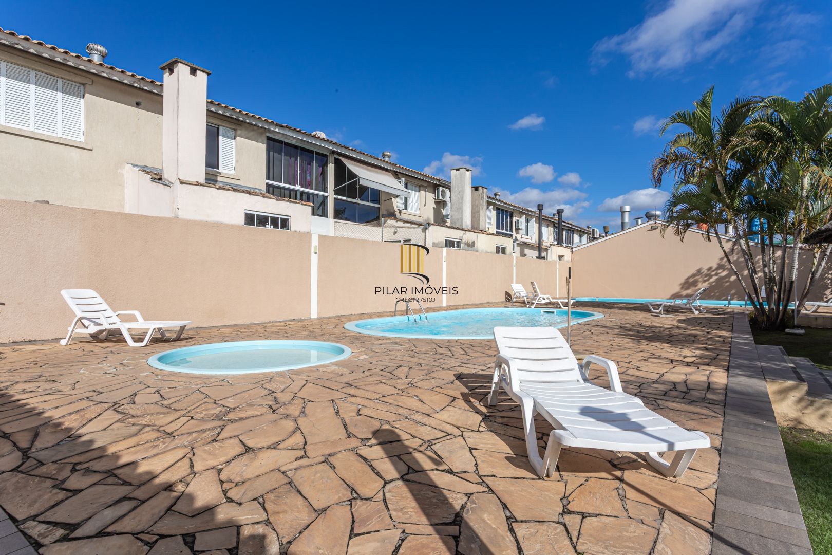 Casa de Condomínio 3 dormitórios no bairro Humaitá