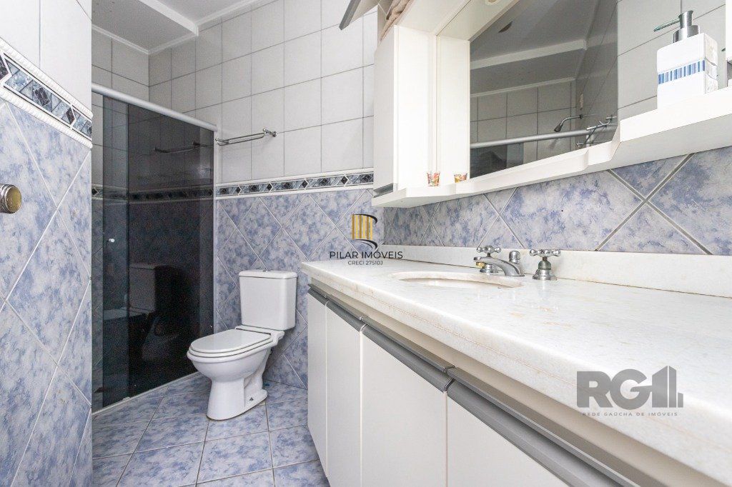casa sobrado no Alto Petrópolis de 5 dormitórios e 3 vagas