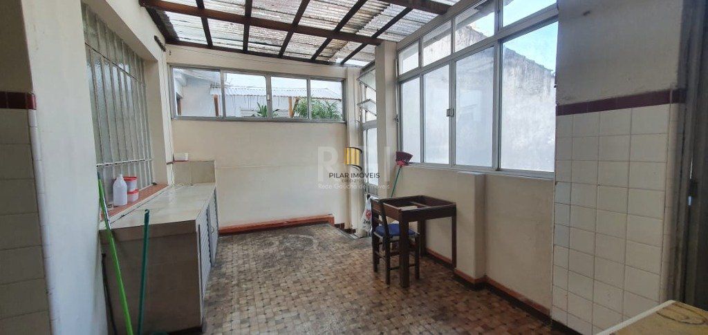 Casa para Venda 3 dormitórios, 2 vagas - Petrópolis