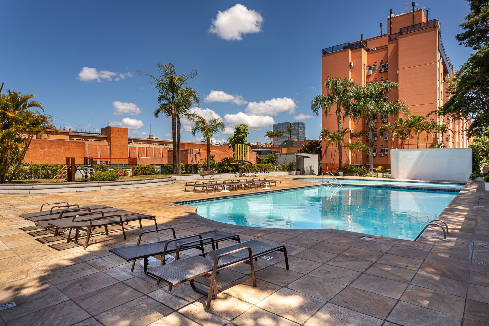 Apartamento de 2 dormitórios DESOCUPADO em frente do Iguatemi