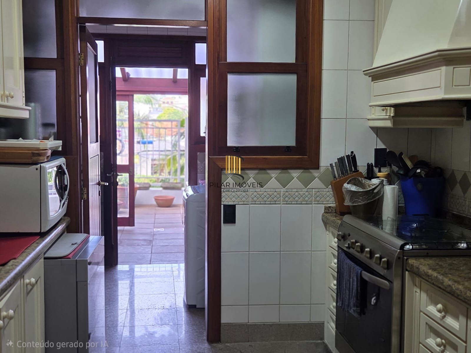 Casa de Condomínio 5 dormitórios no bairro Três Figueiras