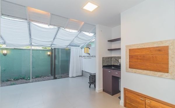 Casa em Condomínio em Ipanema de 3 dormitórios e 2 vagas