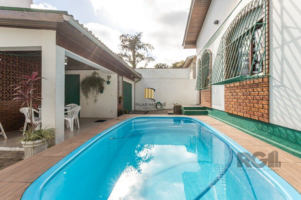 Casa no bairro Vila Ipiranga de 3 dormitórios e 3 vagas