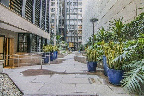 sala comercial no bairro Praia de Belas - andar alto