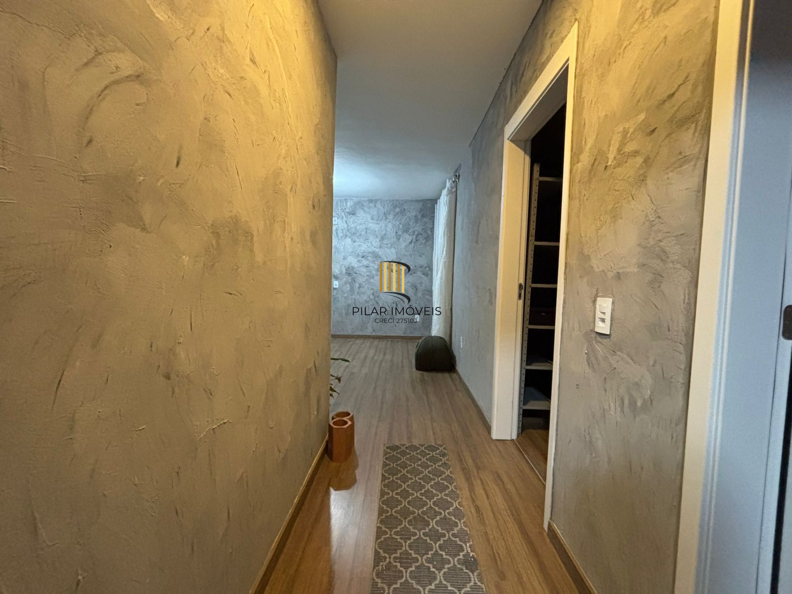 Apartamento na Restinga de 2 dormitórios e vaga