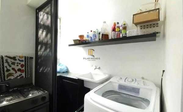 Apartamento no Petrópolis de 2 dormitórios REFORMADO