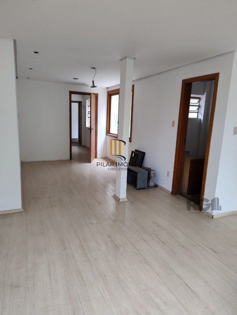 CASA MISTA COMERCIAL NO TÉRREO E RESIDENCIAL EM CIMA