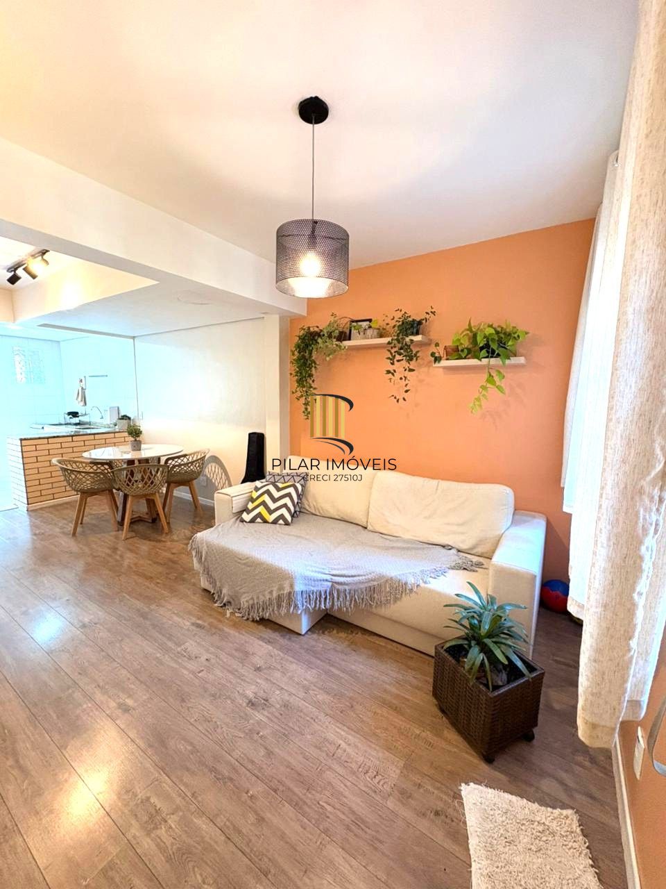 Casa sobrado de 3 dormitórios e 2 vagas