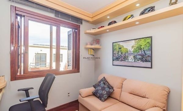 Apartamento no Menino Deus de 2 dormitórios e vaga