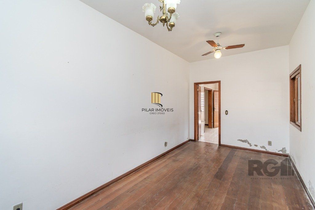 Casa no Sarandi de 2 dormitórios e 2 vagas