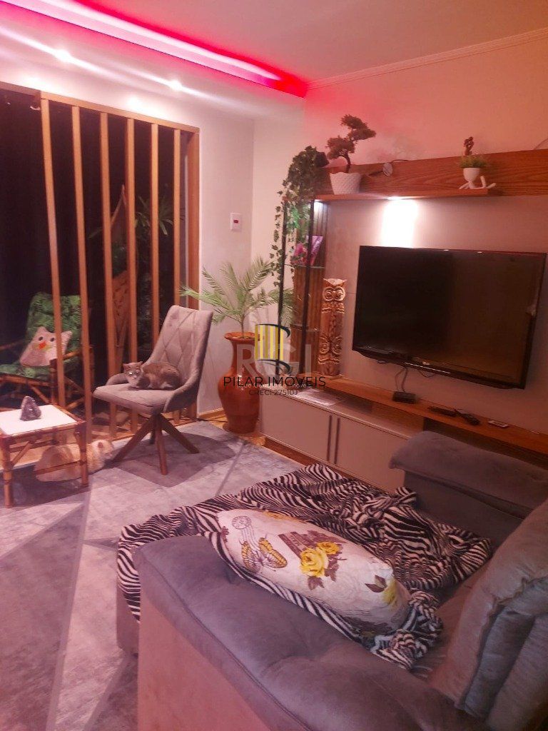 Apartamento 02 dormitórios, com vaga, no bairro Jardim Itu Sabará, em Porto Alegre.