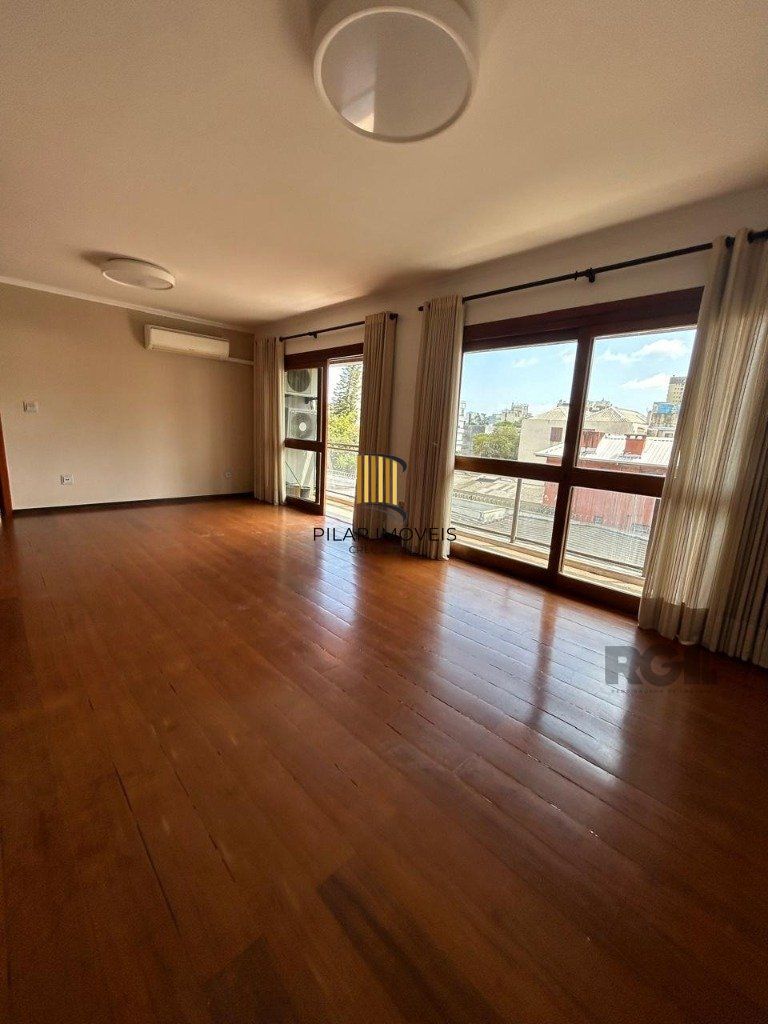 Apartamento 3 dormitórios no bairro Menino Deus