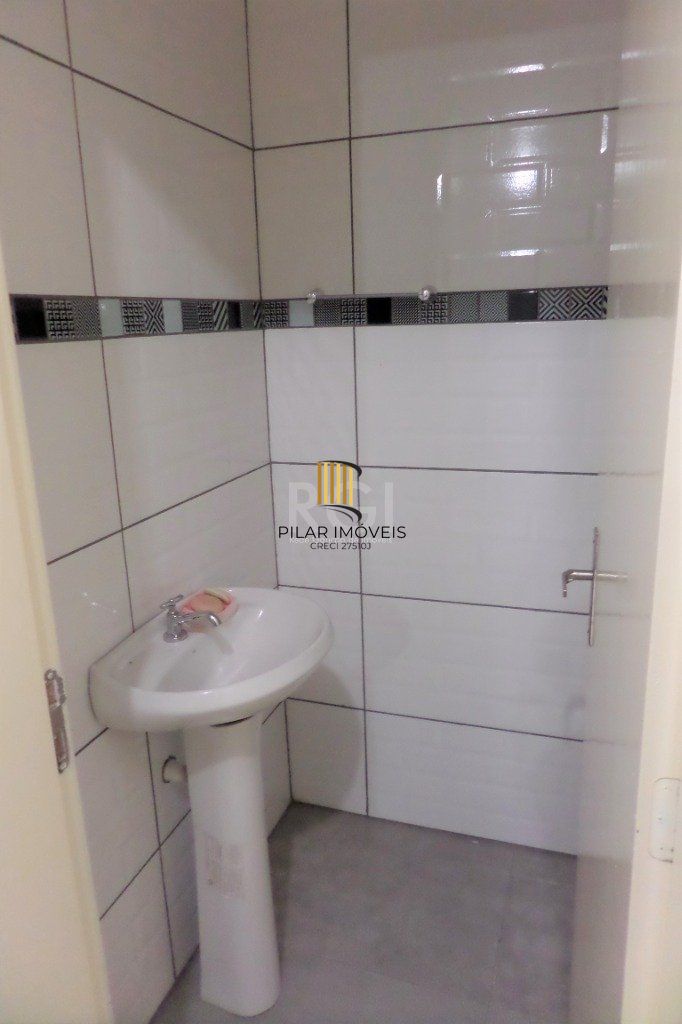 Casa no bairro Jardim Botânico de 3 dormitórios e 2 vagas