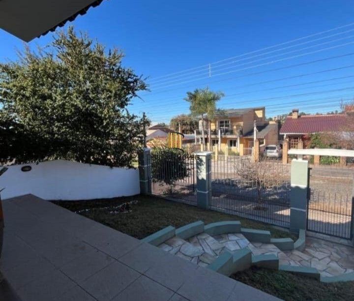 Casa 3 dormitórios no bairro Jardins