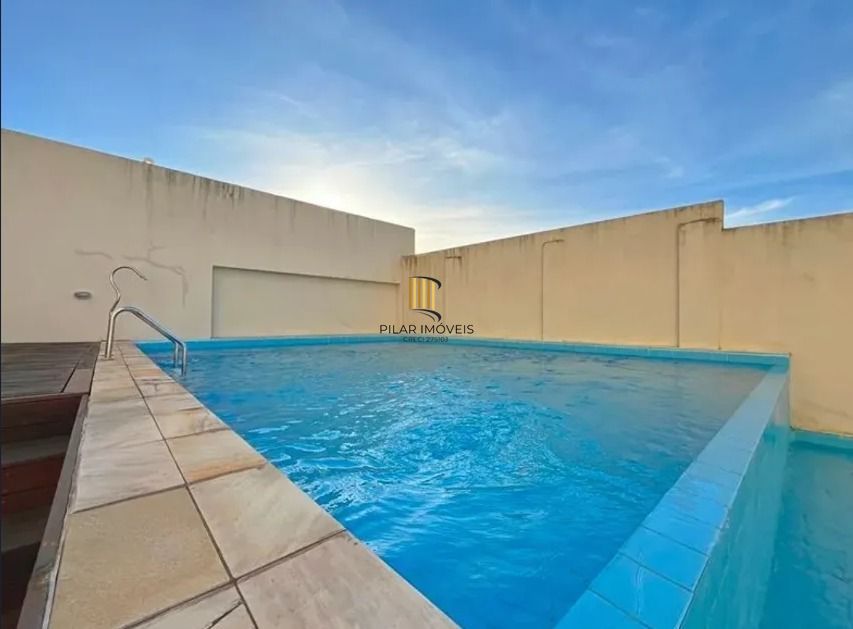 Apartamento no bairro Cavalhada de 3 dormitórios e 2 vagas