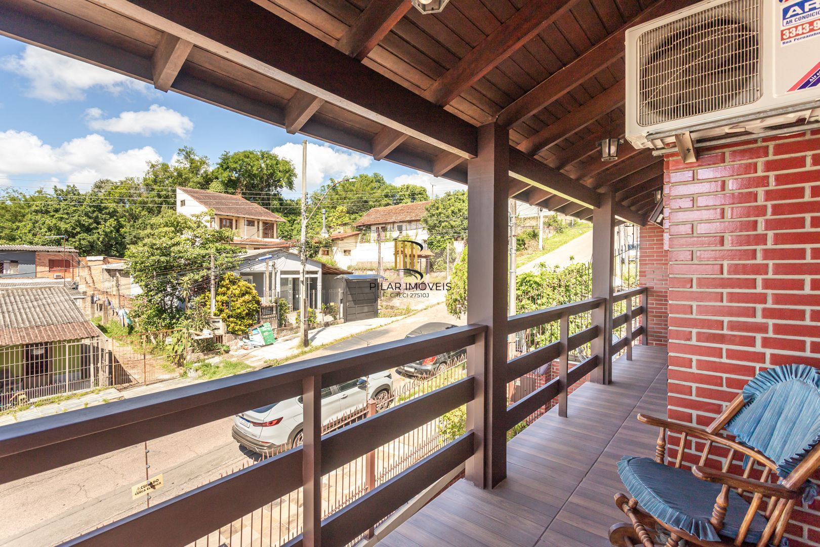 Casa 3 dormitórios no bairro Camaquã