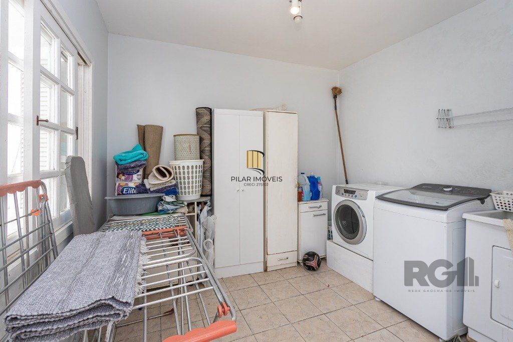 casa sobrado no Alto Petrópolis de 5 dormitórios e 3 vagas