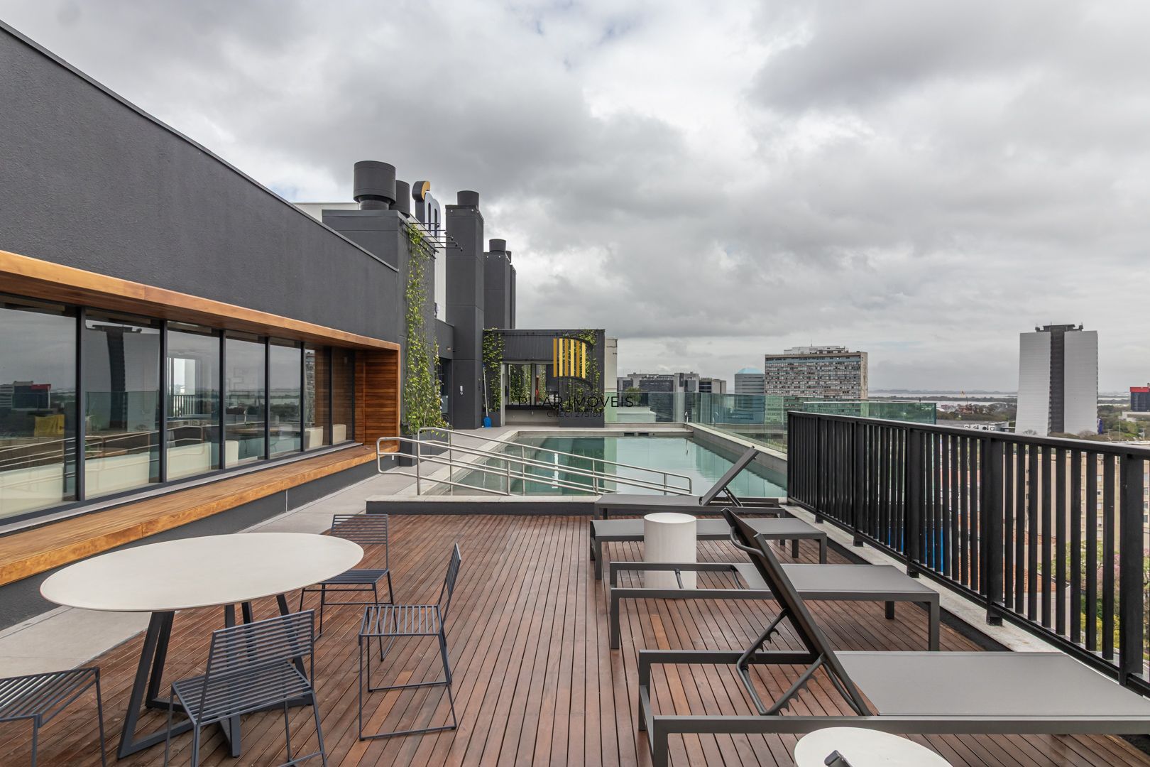 Apartamento NOVO no Go Cidade Baixa de 2 dormitórios vaga e infra