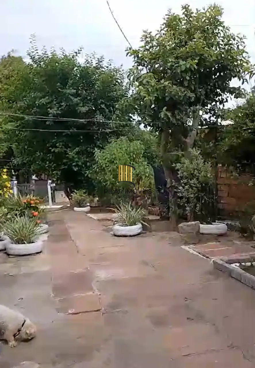 Casa 2 dormitórios no bairro Piratini