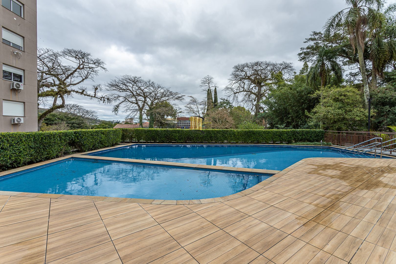 Apartamento no bairro Teresópolis de 2 dormitórios vaga e infra