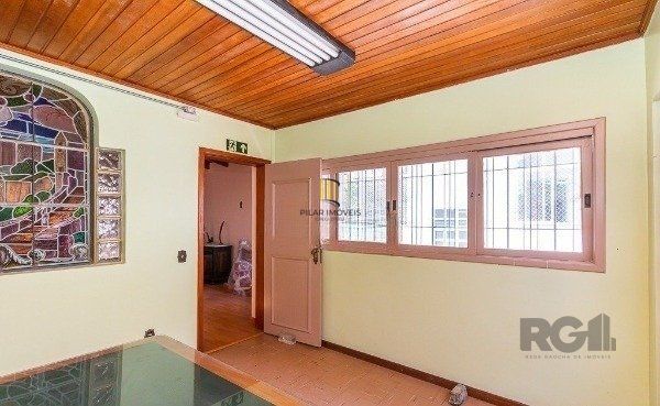 Casa 4 Dormitório(s) Bairro Petrópolis