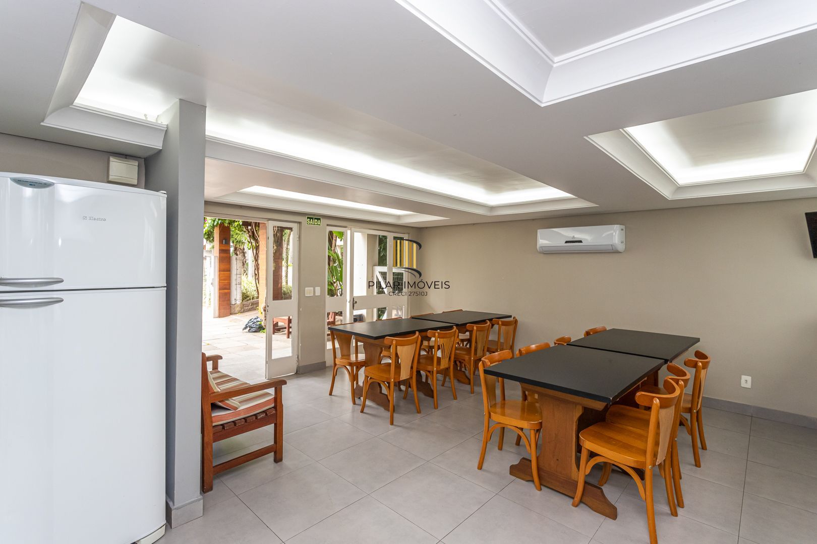 Apartamento no Passo D'areia de 3 dormitórios vaga e infra