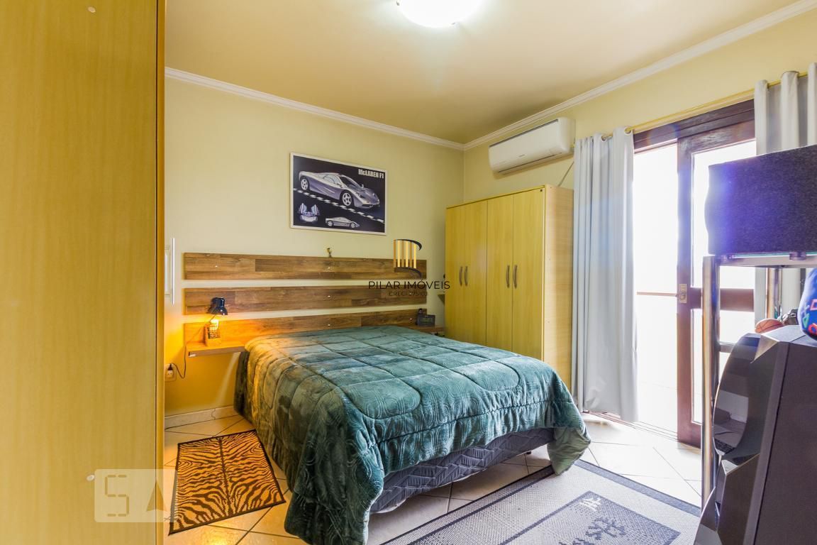 Casa 3 dormitórios no bairro Sarandi
