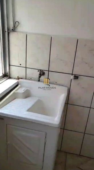 Apartamento no bairro Jardim Lindóia de 2 dormitórios DESOCUPADO