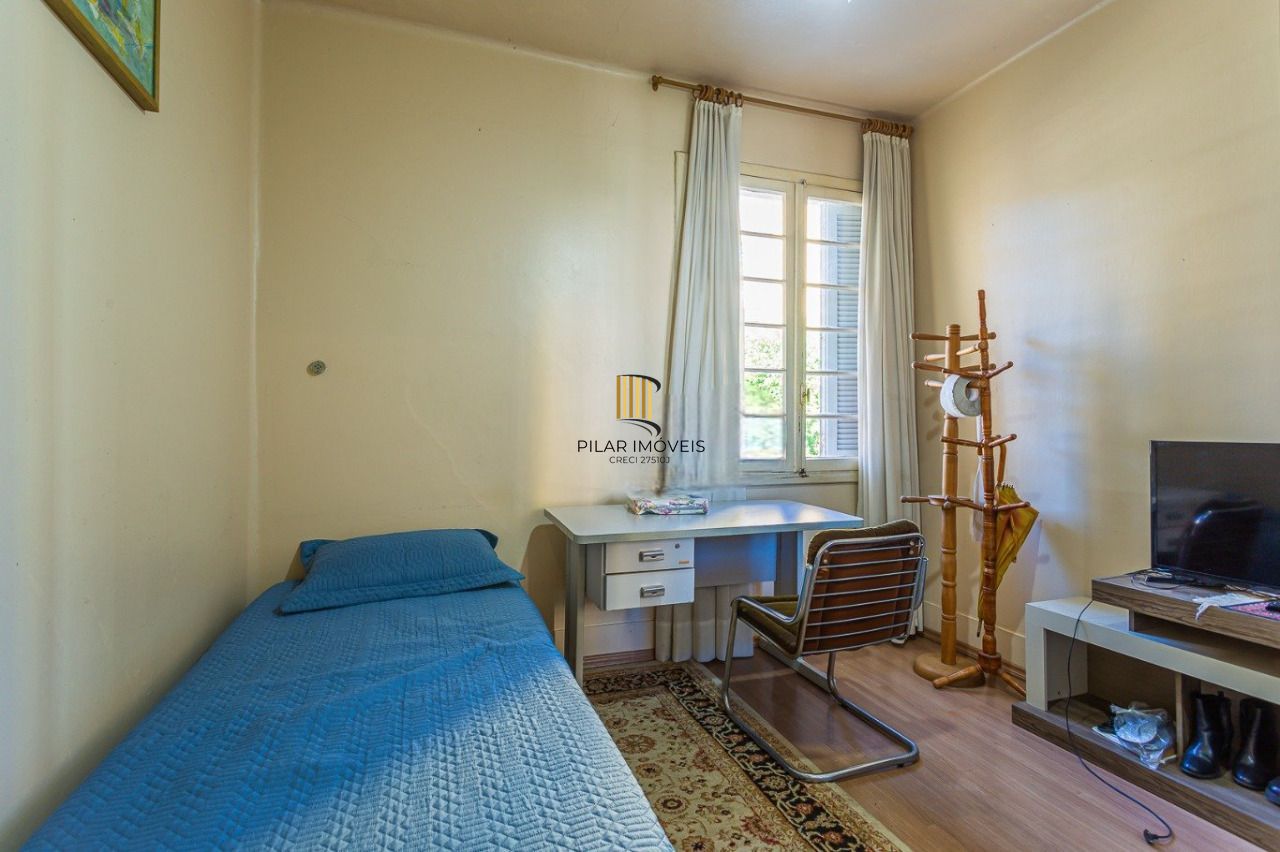 Sobrado 4 dormitórios no bairro Farroupilha