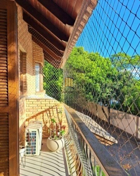 Casa em condomínio em Ipanema de 3 dormitórios e 2 vagas