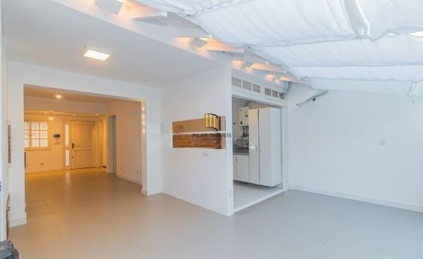 Casa em Condomínio em Ipanema de 3 dormitórios e 2 vagas