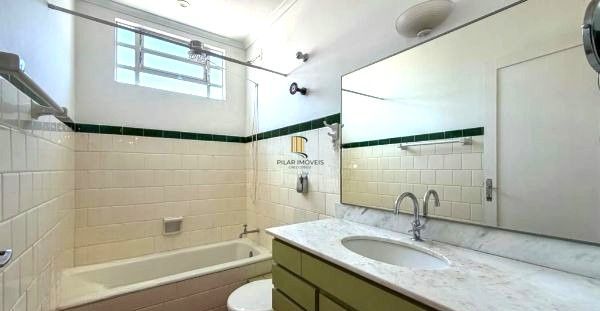 Apartamento de 2 dormitórios no bairro Independência DESOCUPADO