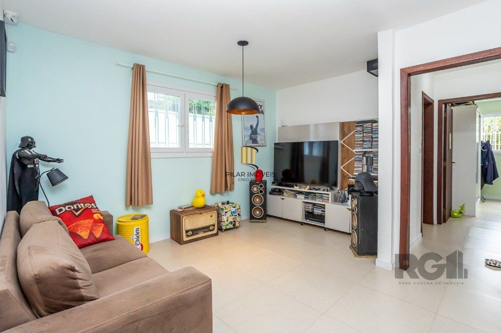 casa de 03 dorm, 02 banheiros , 03 vagas