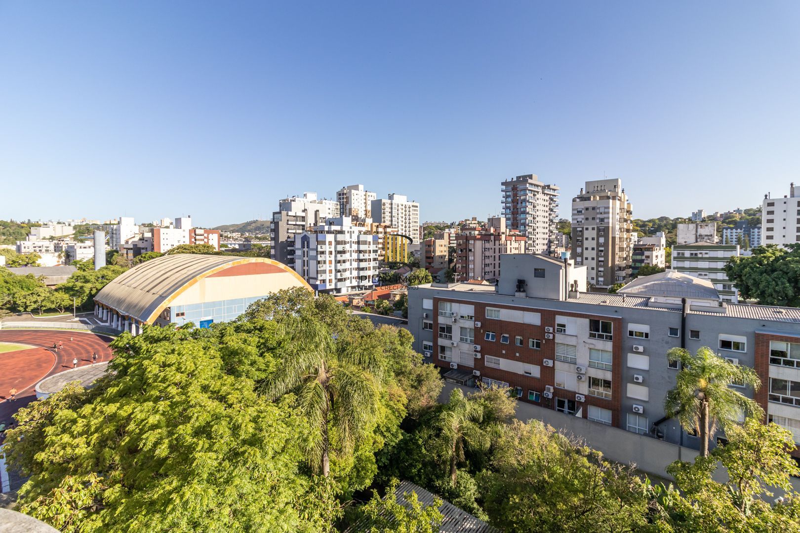 Cobertura no Menino Deus de 3 dormitórios e 2 vagas DESOCUPADO