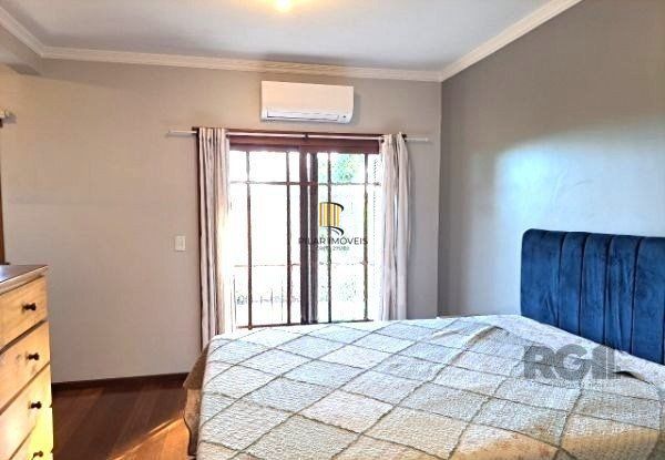 Casa em condomínio em Ipanema de 3 dormitórios e 2 vagas