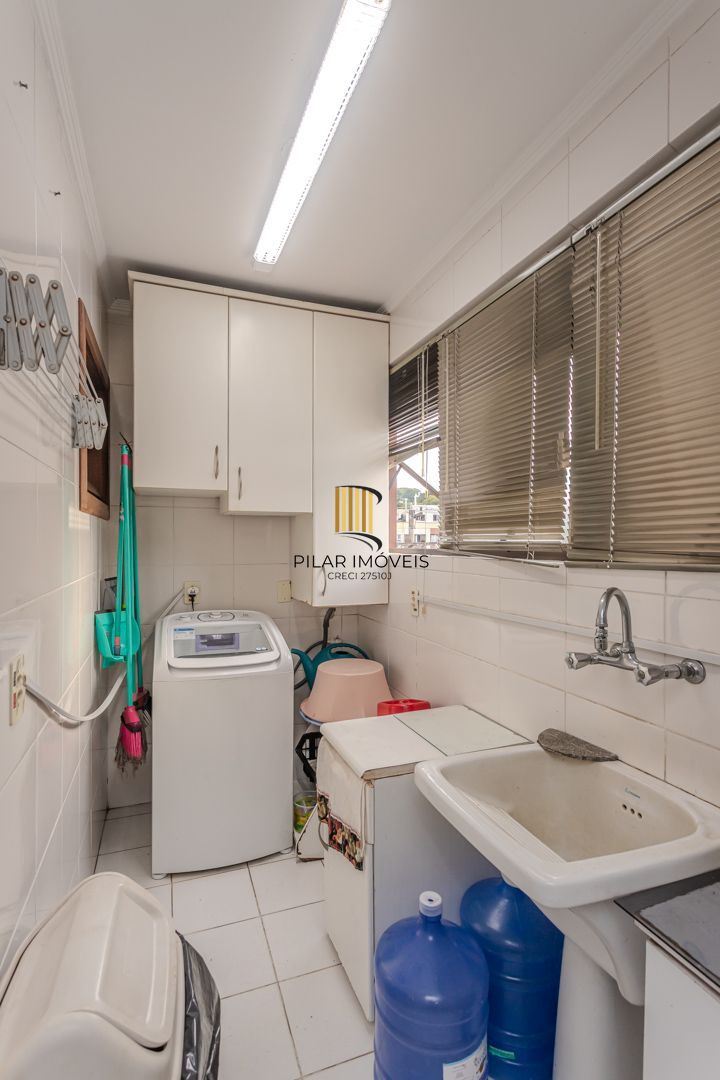 Cobertura no Menino Deus de 3 dormitórios e vaga