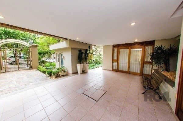 Apartamento no bairro Auxiliadora com 90m² de 2 dormitórios e 2 vagas