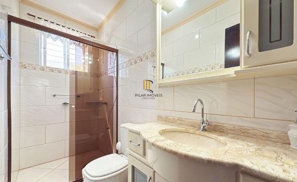 Apartamento no bairro Cristal de 3 dormitórios e vaga DESOCUPADO