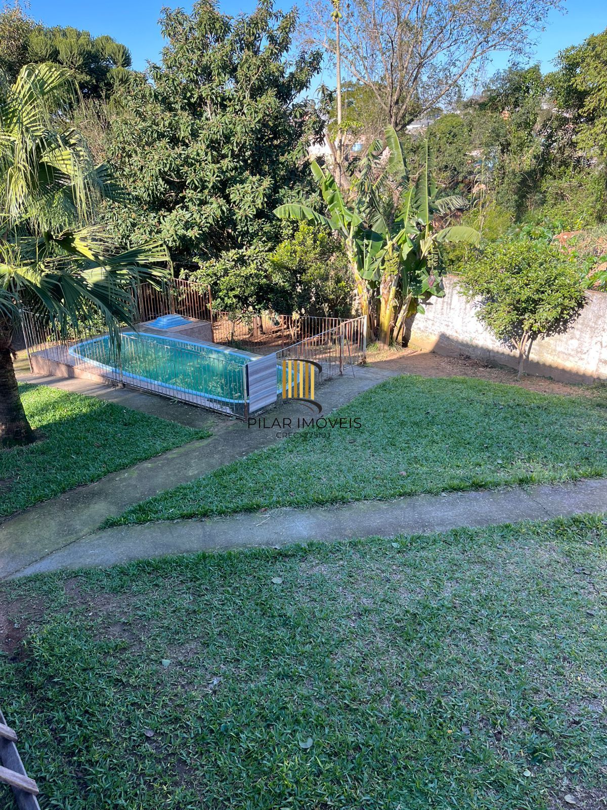 Casa no bairro Três Figueiras II em Viamão de 2 dormitórios e pátio com piscina