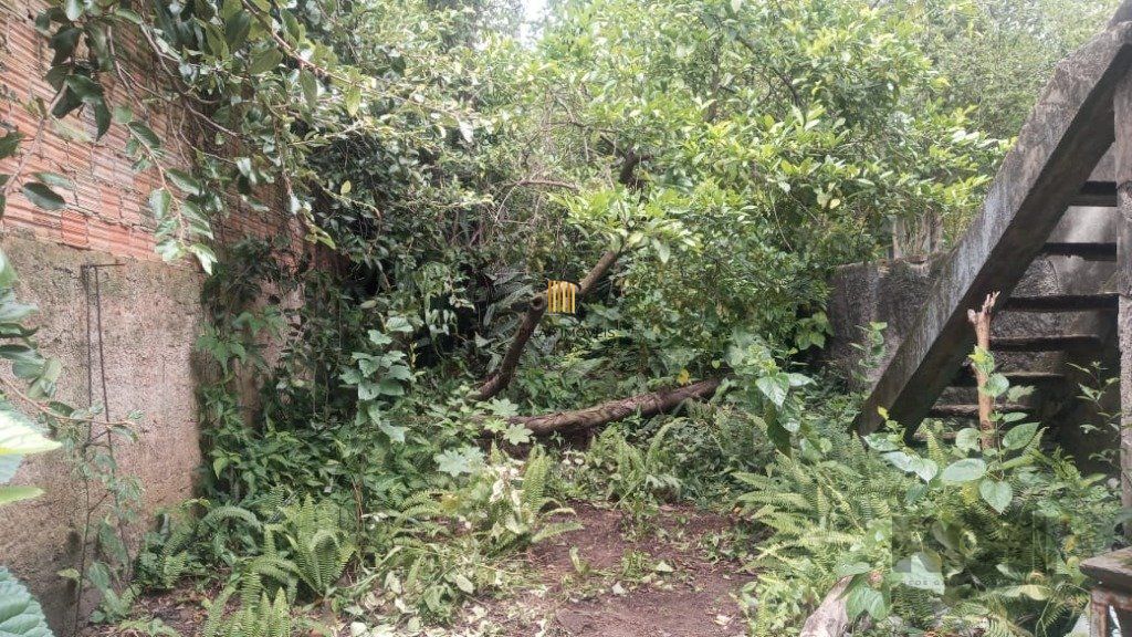 Sobrado no bairro Petrópolis com amplo terreno