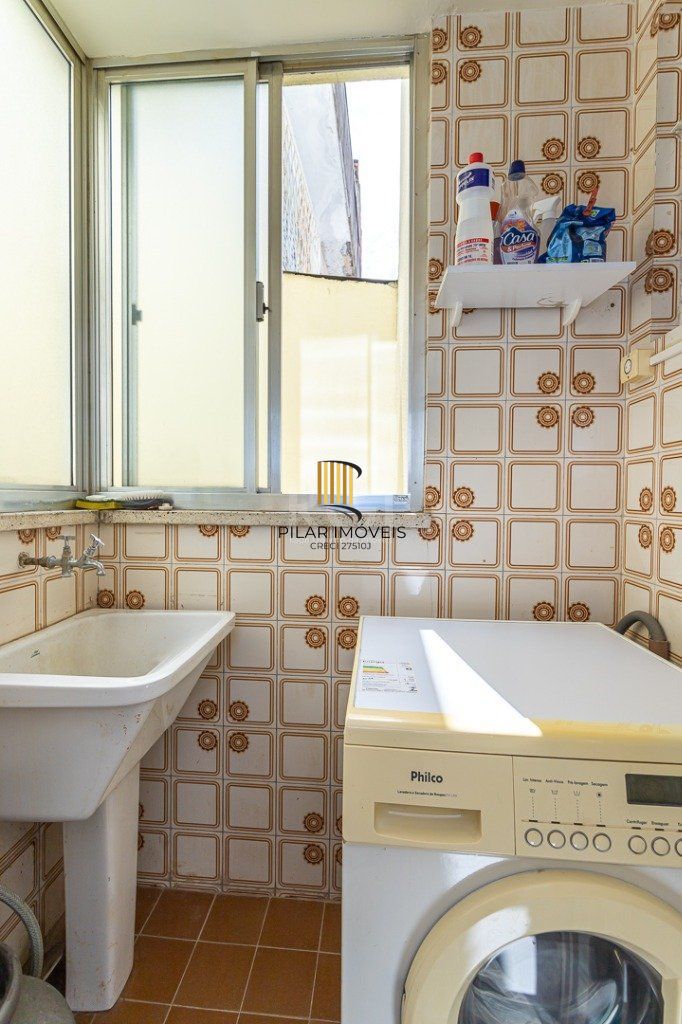 Apartamento no bairro Petrópolis de 1 dormitório desocupado