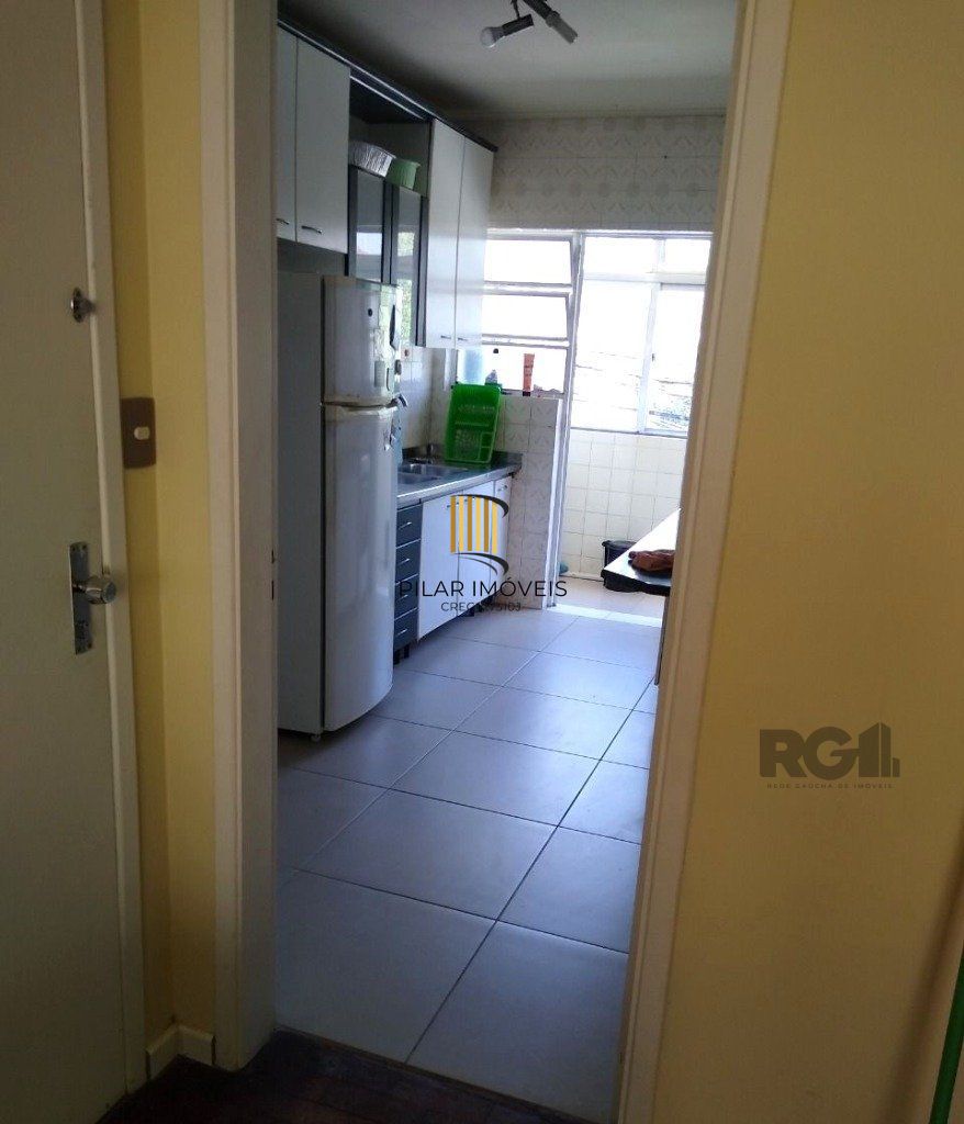 Apartamento no Petrópolis de 2 dormitórios e 2 vagas