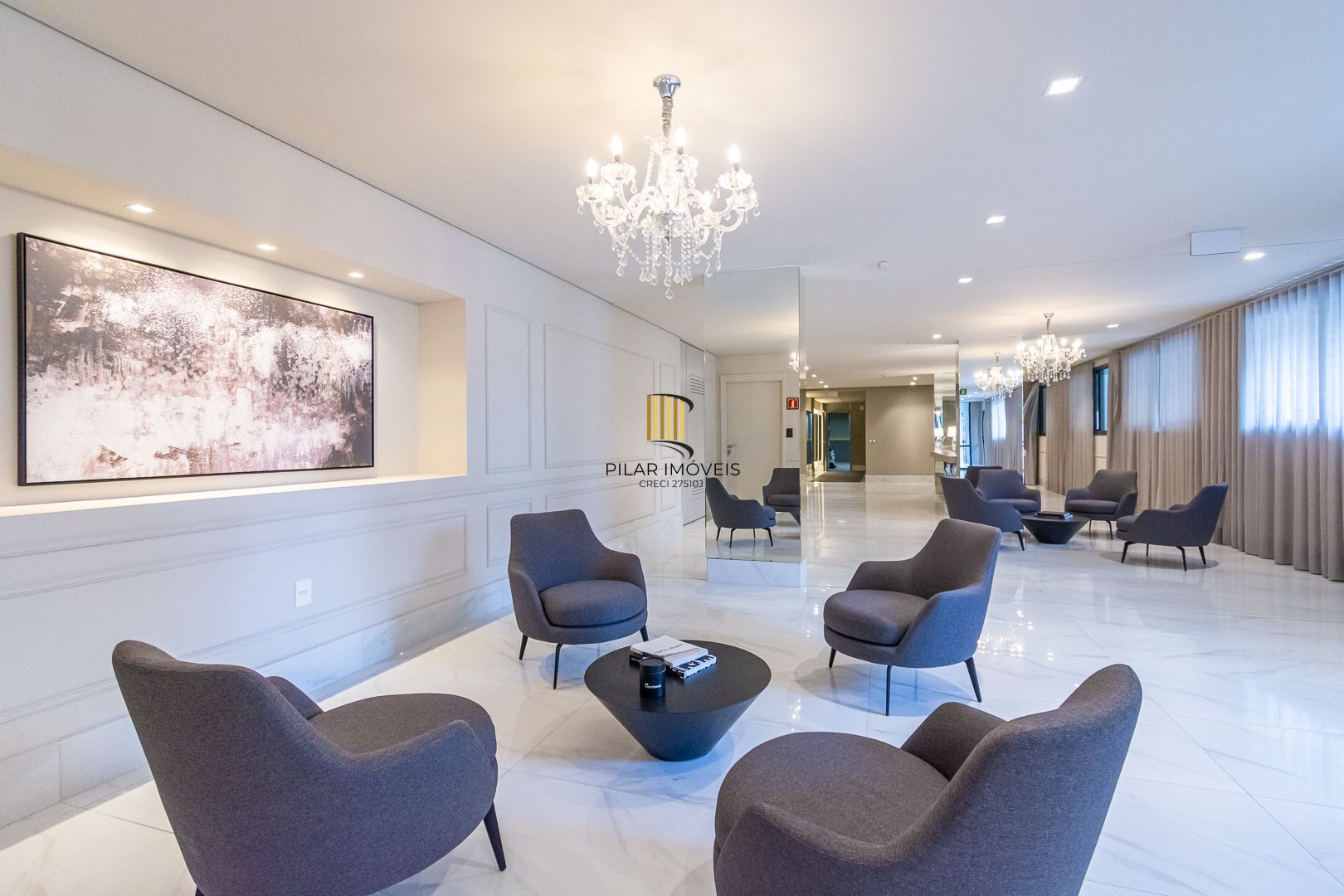 Apartamento 02 dormit com suíte e 01 vaga, no bairro Azenha, em Porto Alegre.